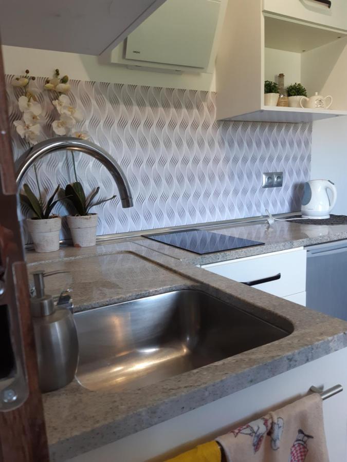 Maly Apartamencik Teo レバル エクステリア 写真