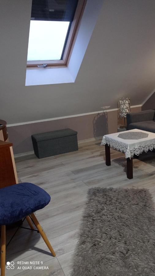 Maly Apartamencik Teo レバル エクステリア 写真