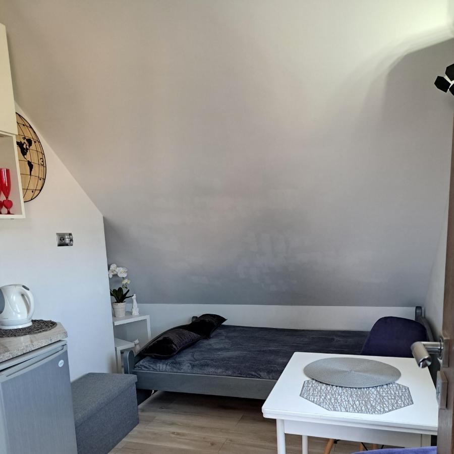 Maly Apartamencik Teo レバル エクステリア 写真