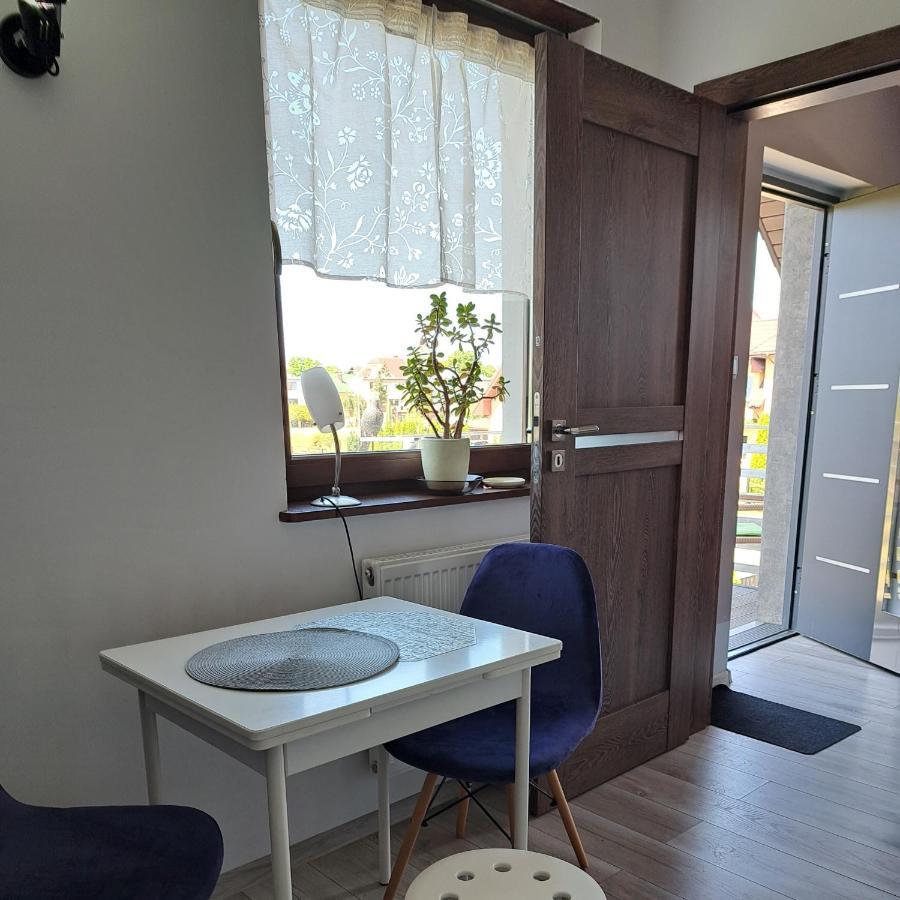 Maly Apartamencik Teo レバル エクステリア 写真