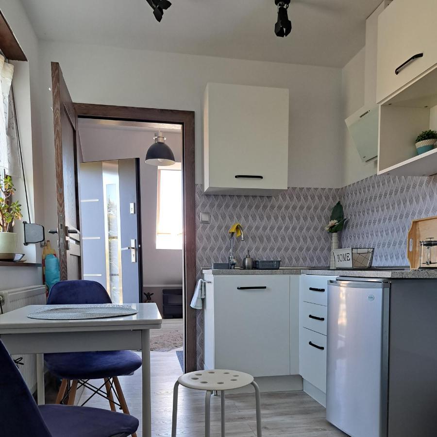 Maly Apartamencik Teo レバル エクステリア 写真