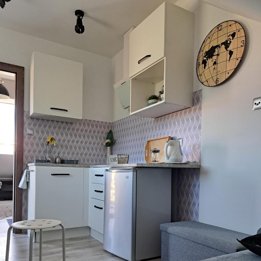 Maly Apartamencik Teo レバル エクステリア 写真