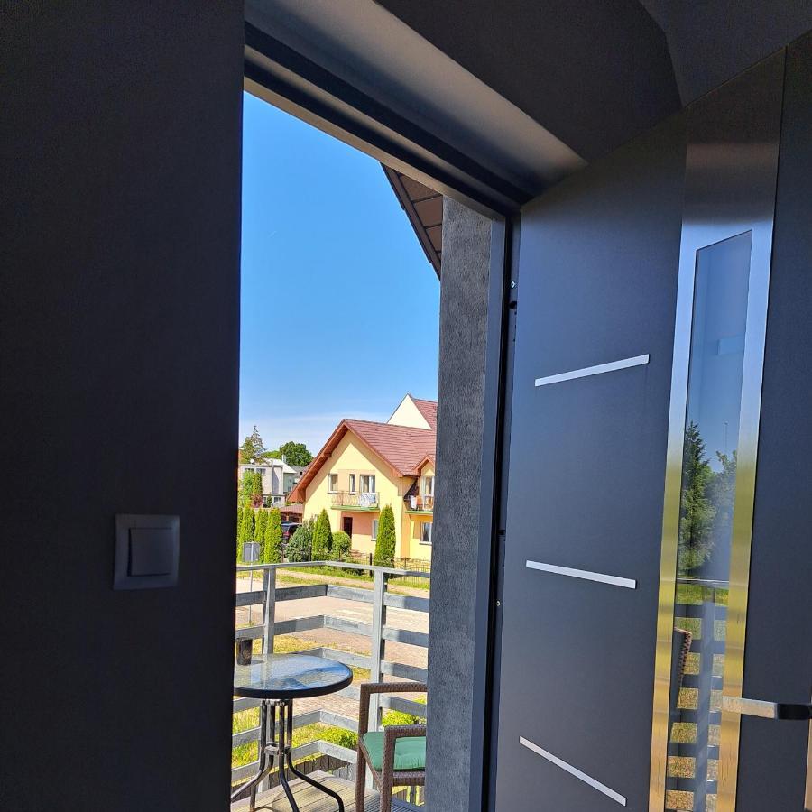 Maly Apartamencik Teo レバル エクステリア 写真