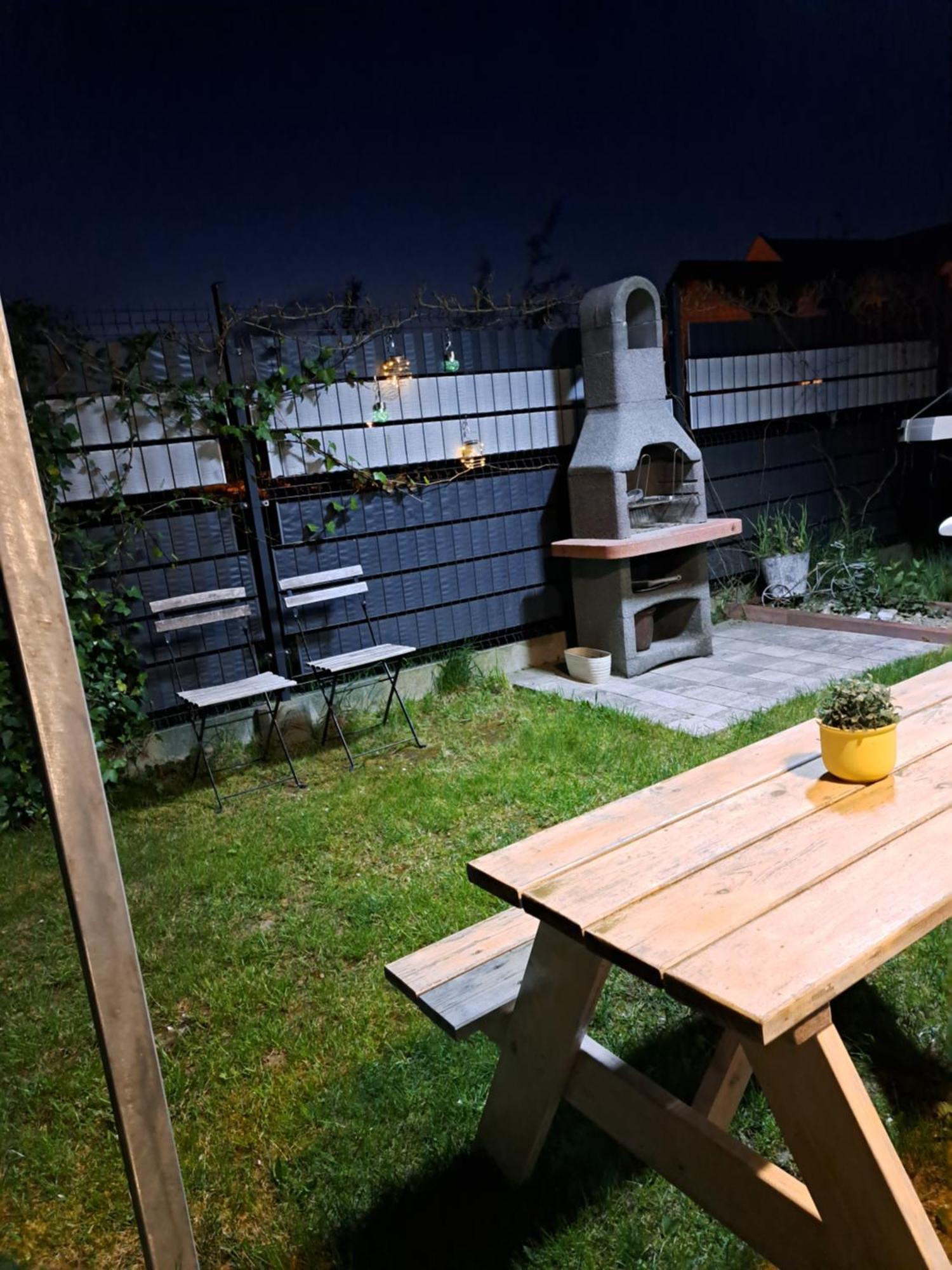 Maly Apartamencik Teo レバル エクステリア 写真