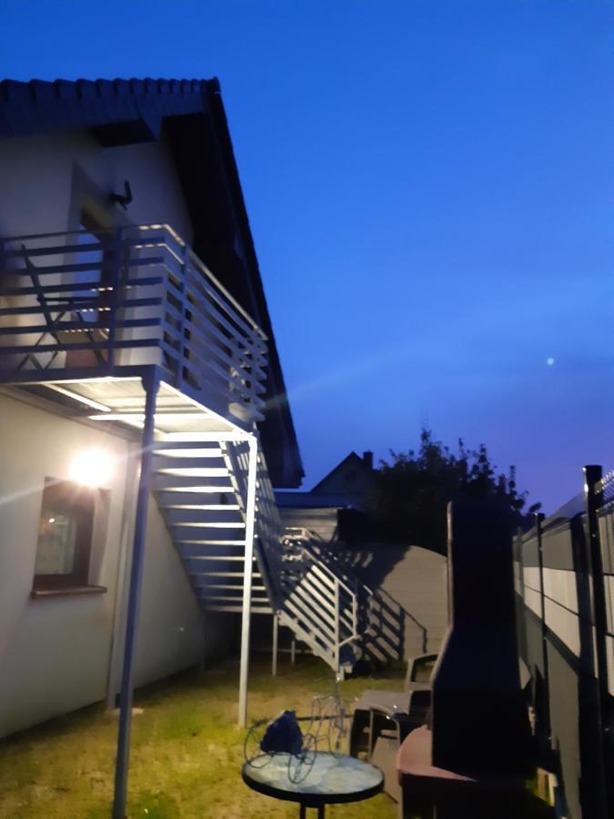 Maly Apartamencik Teo レバル エクステリア 写真